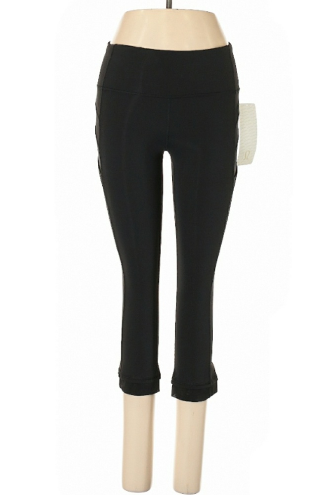 NWT Lululemon illumina crop in black